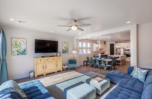 St. George Villa | Sleeps 16 - Private Hot Tub, Fire Pit & Poolside