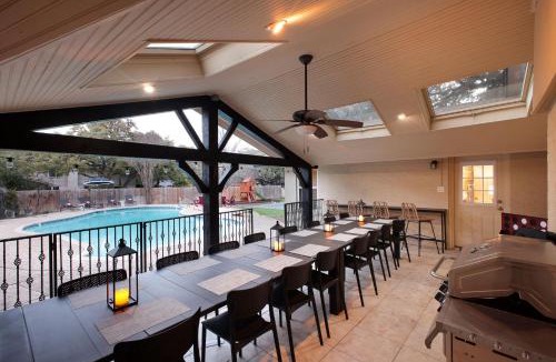Castle Hills House | Sleeps 16 Private Pool Sport Court Hot Tub Arcade