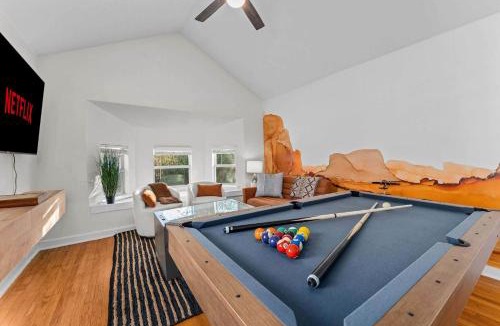 Central Oklahoma City House | Sleeps 16 - Roof Top - Game Room - Pet Friendly
