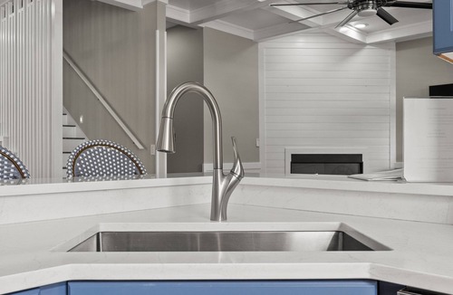 Crystal Shores House | Sleeps 16/Walk to Beach/6BR w/Bunk Room/Perfect for Families & Groups
