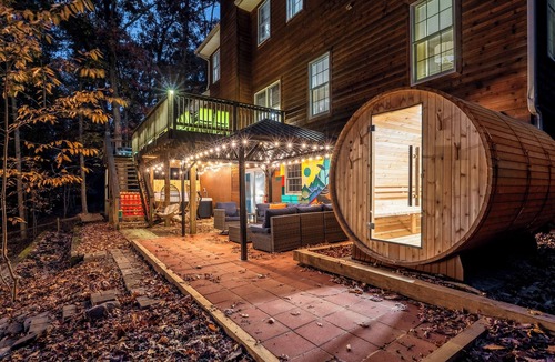 Massanutten House | Sleeps 17 - Hot Tub, Sauna, Gym, Game Room