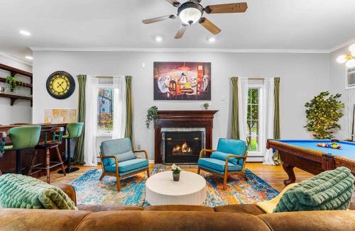 Albrightsville House | Sleeps 18, Hot Tub, Pets OK, Pool & Lake Access