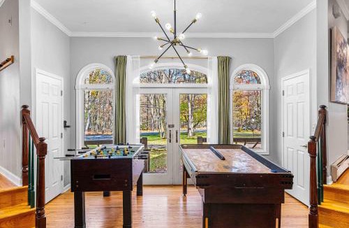 Albrightsville House | Sleeps 18, Hot Tub, Pets OK, Pool & Lake Access