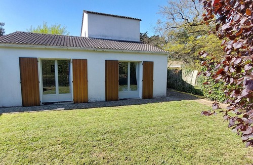 Saint-Vincent-sur-Jard House | Sleeps 2 to 10; Large comfortable house, 3 minutes walk from stunning beach.