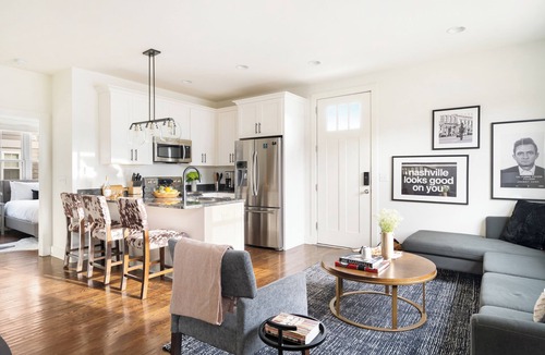 Chestnut Hill House | Sleeps 20 | 2 Homes w/Bunk Room | Hart Suites