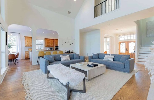 Dripping Springs House | Sleeps 20 | Luxury Estate | Pool, Game Room