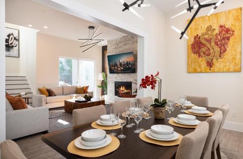 Washington Ave./ Memorial Park House | Sleeps 20! Luxury Twin Homes Near Dtown & NRG HTX
