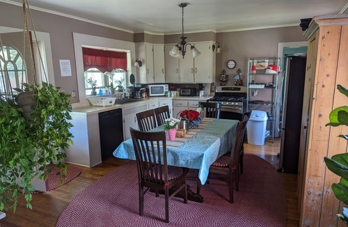 Cooperstown House | Sleeps 20! Spacious! spotless! Just 1 minute to CDP, Near restaurants and shops!