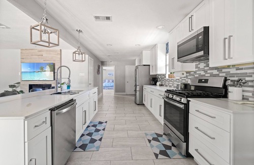 Northwest Dallas House | Sleeps 20 w Heated Pool & Billiards by DAL Airport