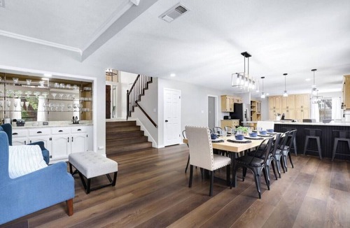 San Antonio House | Sleeps 21! Private Oasis in the City