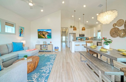 Shibui Sands House | Sleeps 24 | 2 Homes, Walk to the Beach, Private Pools, Fire Pit, Modern Design
