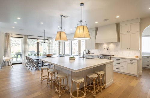 St. George House | Sleeps 25, Private Pool, Hot Tub & Courts, Playground