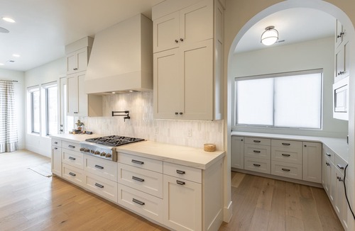 St. George House | Sleeps 25, Private Pool, Hot Tub & Courts, Playground