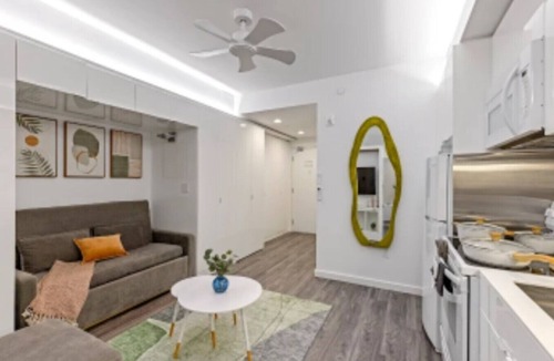 Cleveland Apartment | Sleeps 3 | Cleveland Clinic + University Circle