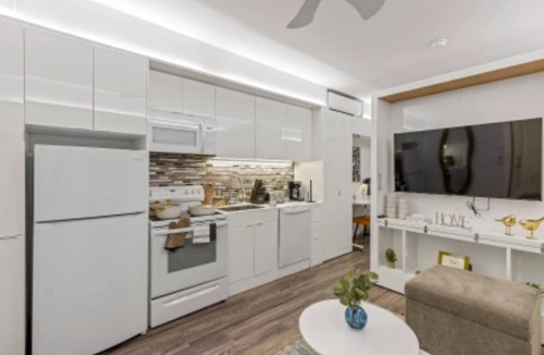 Cleveland Apartment | Sleeps 3 | Cleveland Clinic + University Circle