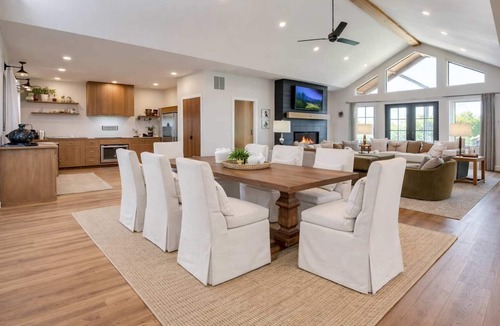 Williamstown House | Sleeps 30 | 11 BR | 9 BR | 2 Homes