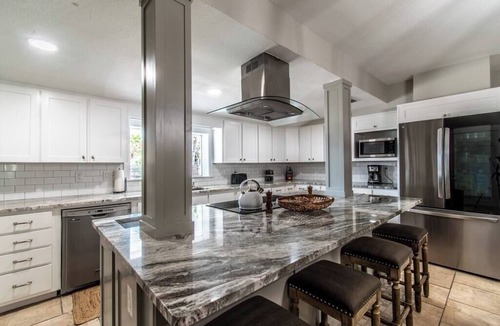 Bay Area House | Sleeps 32 - Spectacular Adjoining Homes Waits