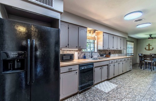 Bay Area House | Sleeps 33 - Oceanfront Luxury 2 pools & 2 houses