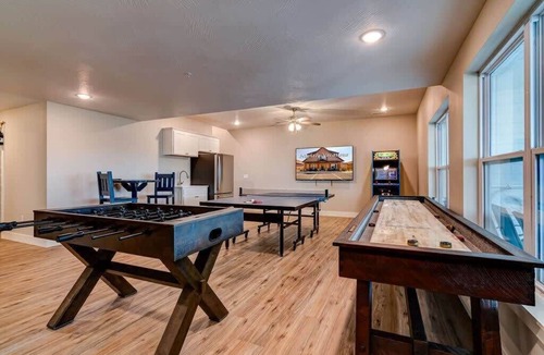 Kimberling City House | Sleeps 35! Private Indoor Pool + Lake View!