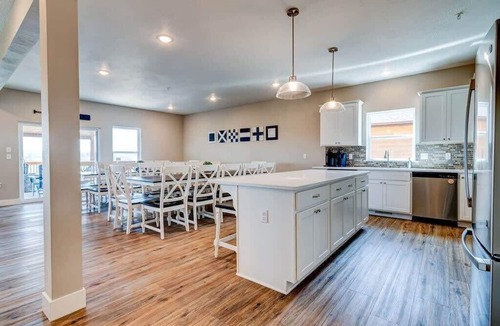 Kimberling City House | Sleeps 35! Private Indoor Pool + Lake View!