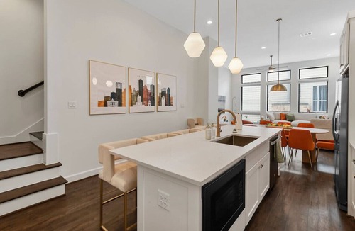 Montrose House | Sleeps 36 14BR/14BA 2 Homes Houston FIFA WC