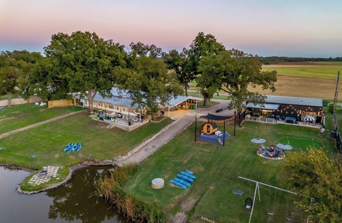 Dennis House | Sleeps 37 | Lakefront Compound w/3 Homes + Pool