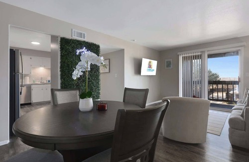 Rosedale Apartment | Sleeps 4, 2 Bedroom Apt. w/King beds, FIFA READY