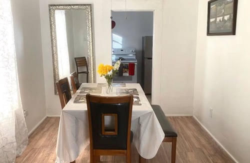 San Angelo House | Sleeps 4/Fenced Yard/Pet Friendly/Near Downtown