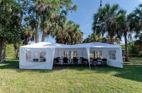 Tampa Villa | Sleeps 40! 13BR Heated Pool Waterfront Resort Spa