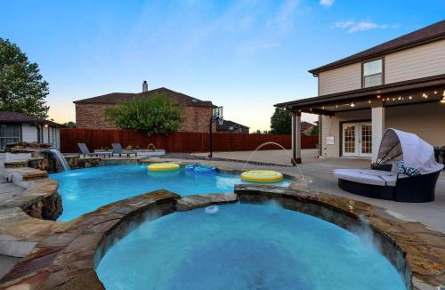 Morningside Meadows House | Sleeps 40 Two Houses Two Pools 2x the Fun