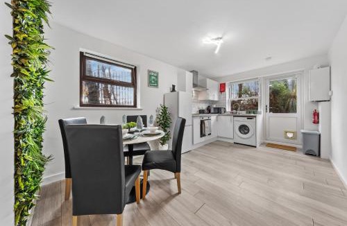 Hackney Wick Apartment | Sleeps 5 -Flat, Central, Hackney, Garden, Parking