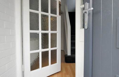 Cheadle House | Sleeps 5 with Free Parking