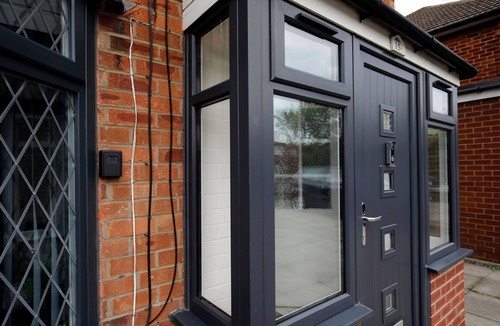 Cheadle House | Sleeps 5 with Free Parking