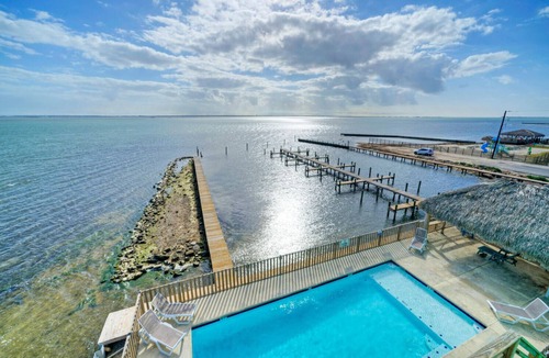 Flour Bluff House | Sleeps 54, 5 Homes | Private Boat Dock, Waterfront Pool & Views | Laguna Village