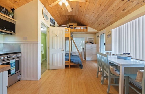 Laconia House | Sleeps 6, 2 Bath, Large Private Deck, Beach & Pool