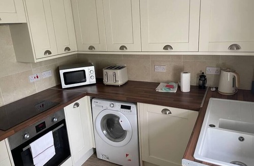 Margam Apartment | Sleeps 6 3 Doubles 2 Baths Free Parking