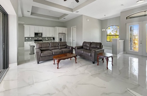 Port Charlotte Villa | Sleeps 6, full refund*, heated salt pool