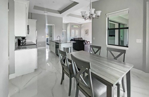 Port Charlotte Villa | Sleeps 6, full refund*, heated salt pool
