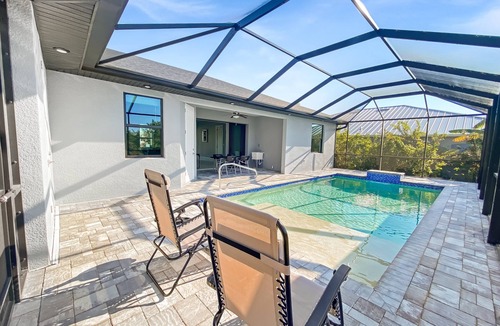 Port Charlotte Villa | Sleeps 6, full refund*, heated salt pool