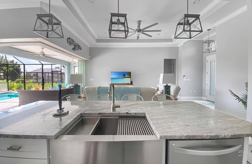 Broadmoor Villa | Sleeps 6, FULL refund*, heated salt pool