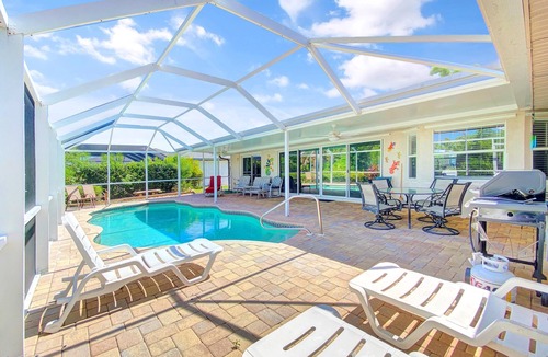 Broadmoor Villa | Sleeps 6, full refund*, heated pool