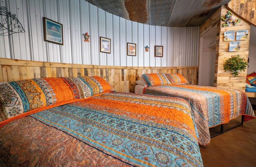 Mount Sterling Bed & Breakfast | Sleeps 6 in a 2-story grain bins 2 queen beds 1 queen bunk & 2 full bathrooms.