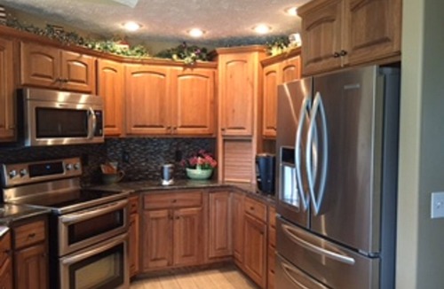 Grand Island House | Sleeps 6 In Nebraska