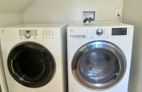 Franklin House | Sleeps 6! Newly Remodeled 1bd/1ba Apt in Franklin!