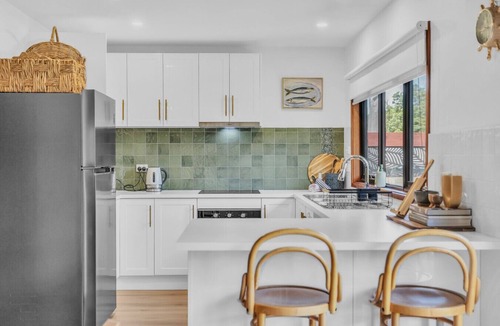 Ocean Grove Apartment | Sleeps 6 - Private Deck - Firepit