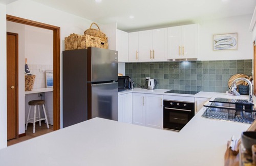 Ocean Grove Apartment | Sleeps 6 - Private Deck - Firepit