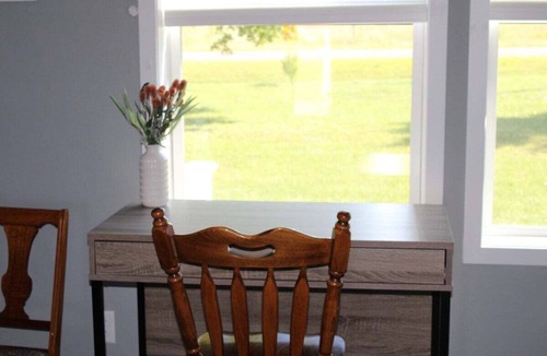 Clare House | Sleeps 6, rural & cozy.