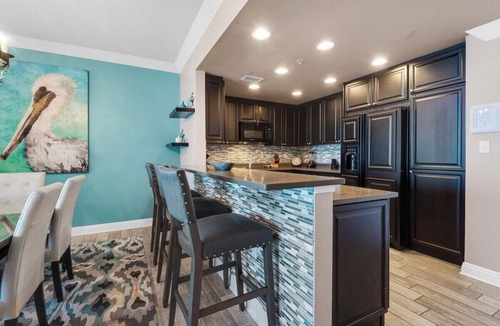 Pensacola Beach Resort | Sleeps 6-Stunning Bay Front Views-Luxury Resort
