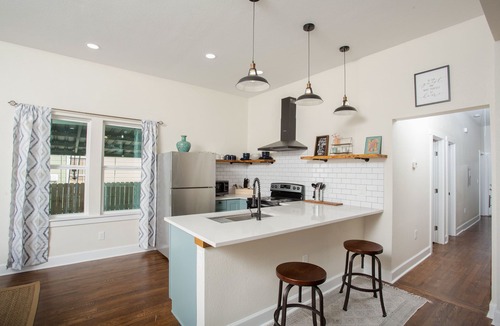 Denver Heights House | Sleeps 6 Walk to Alamodome Cowboy Pool