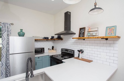 Denver Heights House | Sleeps 6 Walk to Alamodome Cowboy Pool